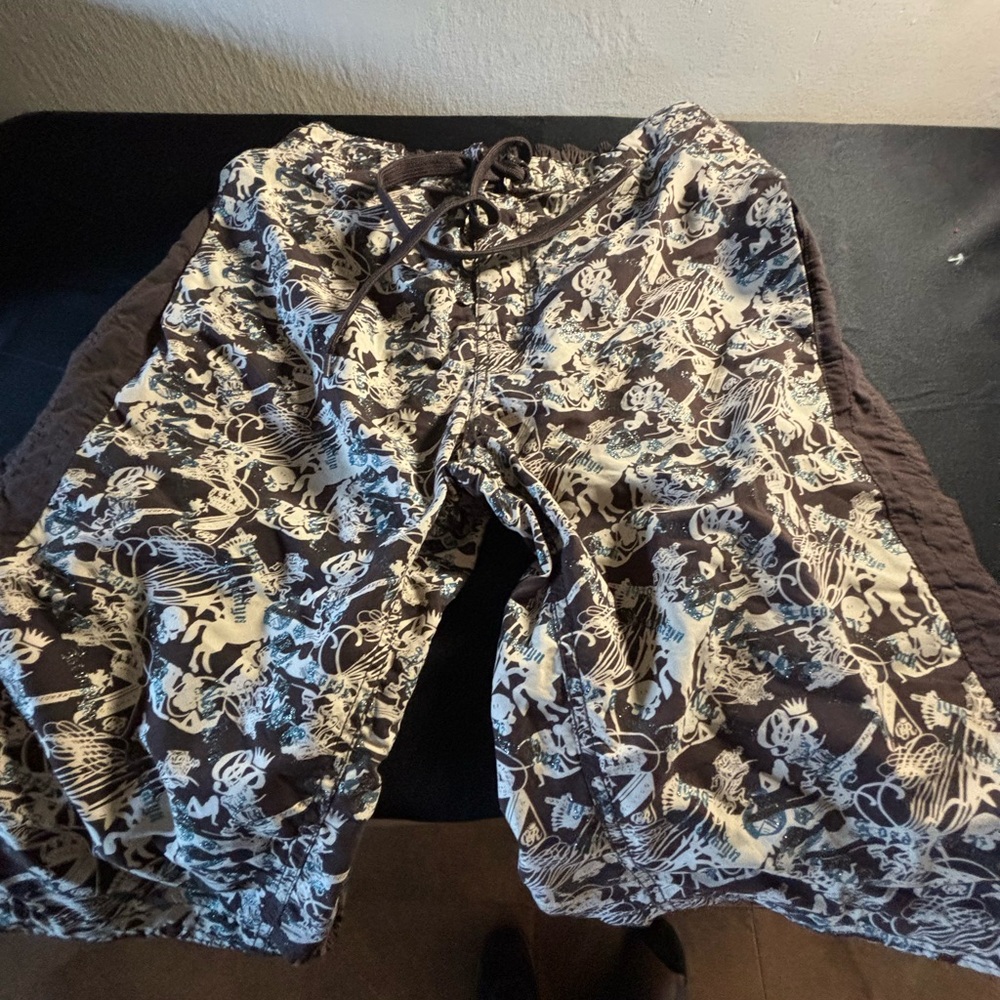Great pair of swim trunks. It’s a big large. Awesome pair of trunks!